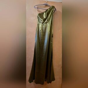 LULU'S Sage Green one shoulder Maxi dress size Small